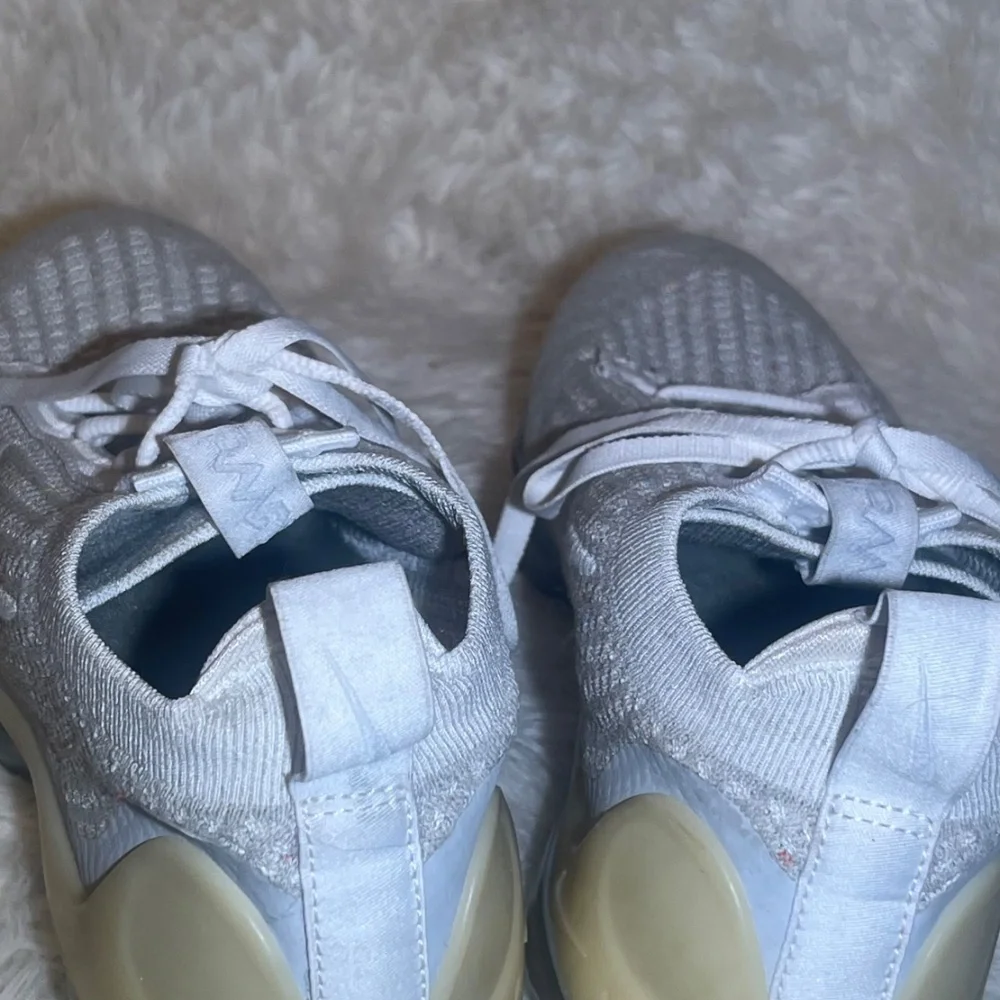 NIKEWhite & Grey Flyknit Air Vapormax 2021 Sneakers size 6.5